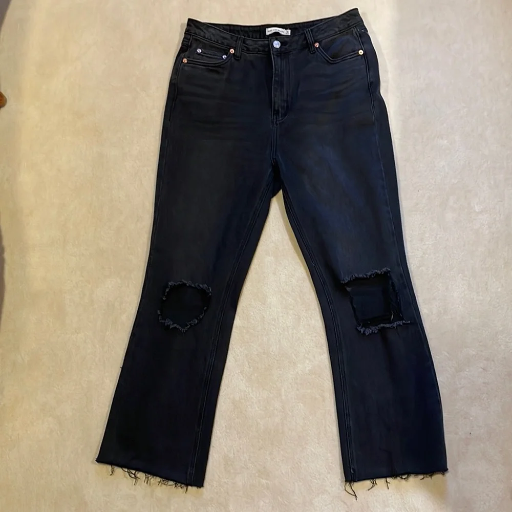 AVEC LES FILLES HIGH-RISE STRAIGHT LEG CROP BLACK JEAN in SIZE 30 - Picture 3 of 9